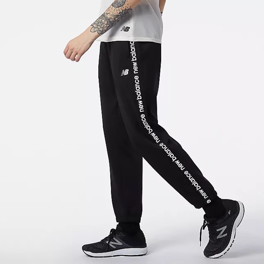 NWT Women’s Medium (30” X 30”) New Balance Relentless Performance Fleece Pants